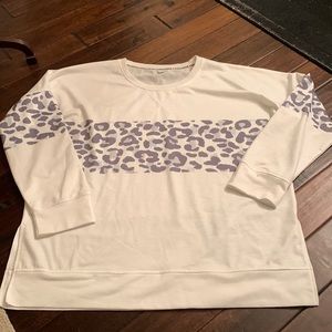 White and Gray Cammo Sweatshirt in XXL